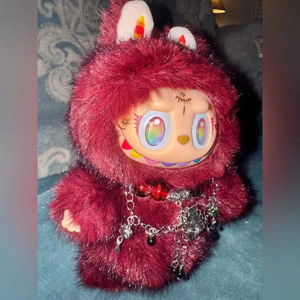 Custom red Labubu - Picture 2 of 5